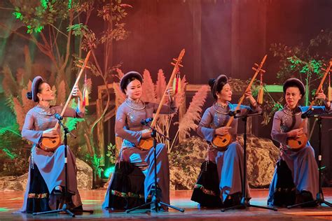  Ngoc Lan's Hanoi Rhapsody: A Musical Journey Through Vietnamese Heritage?